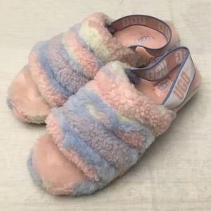 UGGS SLIPPERS
